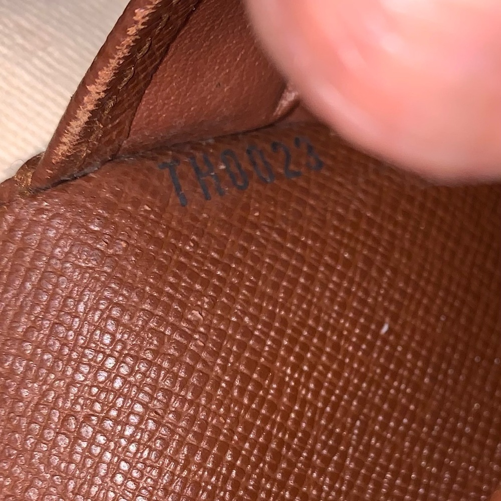 Louis Vuitton Portefeiulle Ellie’s Trifold Wallet - Picture 12 of 12
